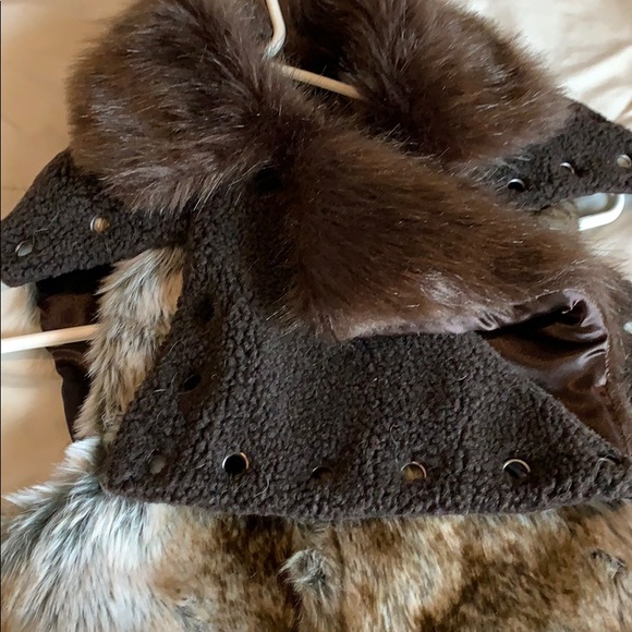 Cute vest for fall & winter! - Picture 4 of 5